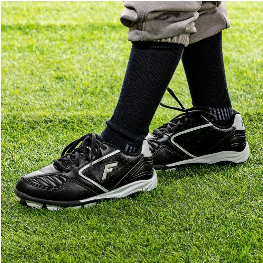 FRANKLIN SPORTS YOUTH BASEBALL CLEATS